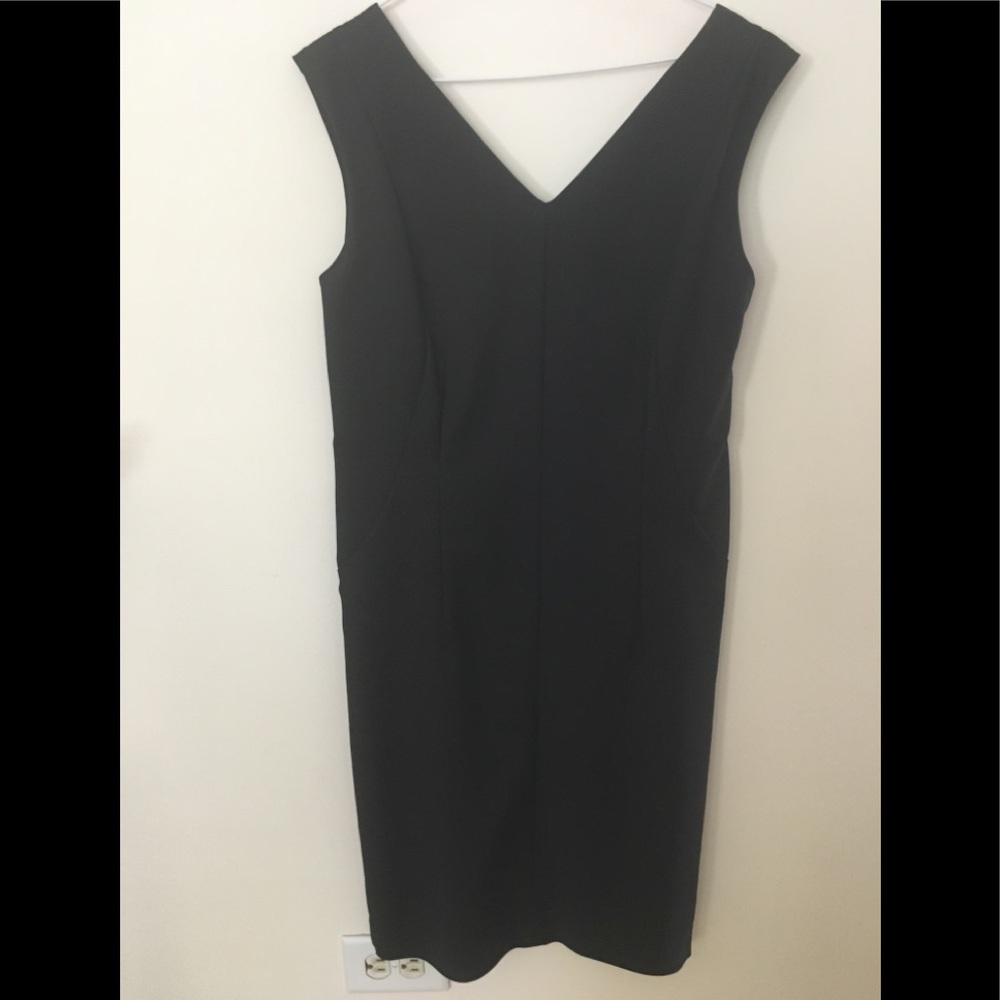 VIVIENNE TAM FITTED  LBD BODYCON DRESS. 10